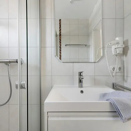 Emilia Apartment *
